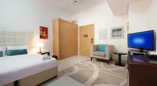 Signature Holiday Homes - Luxury Studio Apartment Al Barsha South Dubai