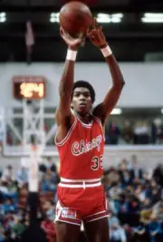 Larry Kenon of the Chicago Bulls 1980's Basketball Photo 6