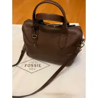 在飛比找蝦皮購物優惠-FOSSIL Fiona 真皮 醫生包 咖啡色 波士頓包 側