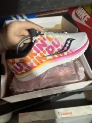 Size 10 - Saucony Dunkin' x Kinvara 10 Classic Dunkin' Print
