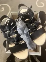 Clarks NEW Bay Tulip Black Leather Women’s Strap oy Flat Sandal Shoes Sz 9.5 M