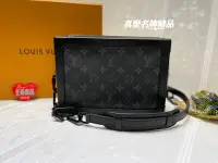 在飛比找Yahoo!奇摩拍賣優惠-《真愛名牌精品》LV M44730 SOFT TRUNK 黑