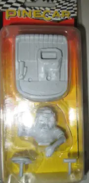 PIN3920 PineCar Mad Racer Cockpit & Driver Pinewood Derby