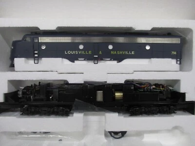 PROTO 2000~#30817-L & N- E8/9 W/MARS LIGHT LOCOMOTIVE #794~DCC READY-B-HO SCALE