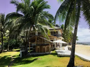 卡拉博羅克斯灣度假村Carabao Rocksbay Resort