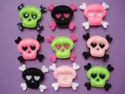 80 Furry/Felt Skull & Crossbone Halloween Applique/gothic/craft/trim/sewing H304