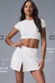 alo yoga Alosoft Backspin Skirt in White NWT,XS #z Authentic