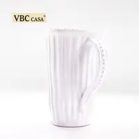 在飛比找PChome24h購物優惠-義大利VBC casa-簡約純白條紋系列 22cm把手水罐