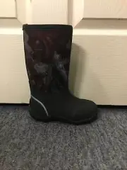 New Kid’s Smoky Mountain Boots 2735C Camo Amphibian 9” Muck-style Boot size 10