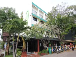 河畔客棧飯店River Inn Hotel