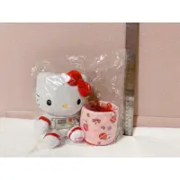 在飛比找蝦皮購物優惠-Hello Kitty 凱蒂貓 絨毛布偶 車用配件 手機座 