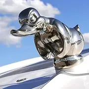 Quincry Angry Duck Hood Ornament, 3D Car Chromed Metal Electroplating Black/Silver Color Polished High Shine, Decor for Car, Desktop, Cabinet, Bar (Silver)