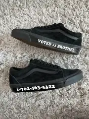 Vans Mens Sneakers Shoes Mens Size 9.5 Triple Black Leather Lace Up Feature NEW