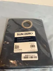 NEW Sun Zero One Panel 40" x 63" Blue with Grommets #MS