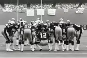 Quarterback Terry Bradshaw Of The Pittsburgh Steelers Nfl 1977 OLD PHOTO