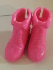 BARBIE DOLL PINK SNOW BOOTS W/ FOLDED FLAPS , FITS REGULAR DOLLS WITH FLAT FEET