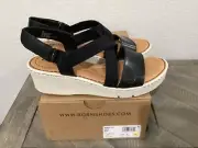NWT Børn Paley Platform Slide Sandal (Women) 9M