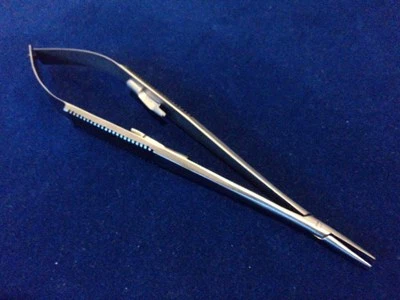 O.R GRADE CASTROVIEJO MICRO SURGERY NEEDLE HOLDER 7" STRAIGHT SMOOTH JAWS W/LOCK