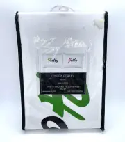 Cynthia Rowley Holly Jolly Christmas White Cotton Standard Pillowcases 2 NEW
