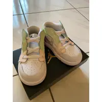 在飛比找蝦皮購物優惠-Jordan x Nike款 小女童球鞋 7號 全新