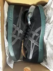 10.5 Asics Gel Vickka Pro Black/Graphite Grey Brand New