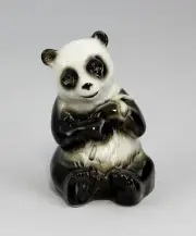 9942363 Porcelain Figurine Seated Panda Bear Wagner & Apel H12cm
