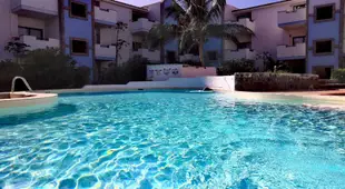 Sal service blu moradias residence with pool