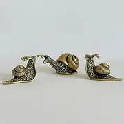 XYLIBLLA 3Pcs Brass Snail Statue Decor, Retro Mini Copper Snail Statue Home Decoration for Living Room and Desk, Outdoor Pond Garden Lawn Decor Landscaping,Landscape Animal Statue