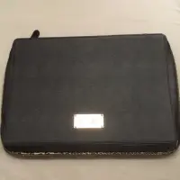 在飛比找蝦皮購物優惠-SunZA 黑色豹紋13吋筆記型電腦包