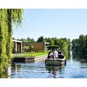 These Luxurious, Nice, And Detached Vacation Villas For 4 People All Have A Unique View Of The Water. The Luxurious Villa Offers Lots Of Privacy, A Hi