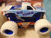 INVERSE BLUE THUNDER SPIN MASTER Monster Jam Truck 1:24 scale Big One
