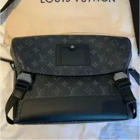 在飛比找Yahoo!奇摩拍賣優惠-現貨 LV LOUIS VUITTON Messenger 