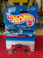 1995 Hot Wheels - Porsche 911 - Collector #590 BB544