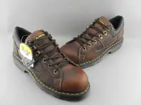 在飛比找Yahoo!奇摩拍賣優惠-香港代購 Dr.Martens 低統棕色馬丁大夫鞋瘋馬皮野戰