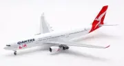 Qantas Airbus A330-300 VH-QPA With Stand 1:200 Scale Inflight200 IF333QF0522