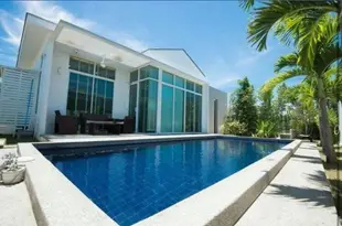 [location not yet specified]的3臥室獨棟住宅 - 150平方公尺/2間專用衛浴Baan Sarinya Pool Villa 3 BR