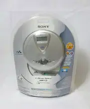 Sony DNE300 Silver ATRAC/MP3 CD WalkmaN (D-NE300/SC)