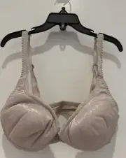 NWT Victoria’s Secret Front-close Padded Bra 34A with Floral design