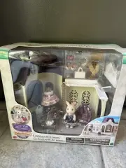 Calico Critters Town Fashion Boutique With Stella Rabbit Critter CC3048