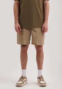 在飛比找ZALORA購物網優惠-Regular Fit Cargo Nylon Shorts