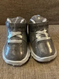 在飛比找Yahoo!奇摩拍賣優惠-AirJordan嬰兒AJ喬丹jordan team籃球鞋4