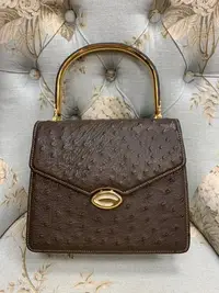 在飛比找Yahoo!奇摩拍賣優惠-(來玩老時尚) Gucci絕美的巧克力金釦鴕鳥手提包