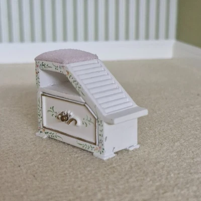 1:12th Scale, Dolls House, Furniture, Shoe Cleaning Foot Stool by Bespaq QU12a