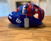 Chicago Cubs 2016 World Series glove. Autographed by Kris Bryant. RARE