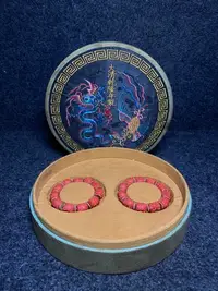 在飛比找Yahoo!奇摩拍賣優惠-宮廷御用珊瑚手串刺繡收藏盒佩戴紅珊瑚飾品　　這也是紅珊瑚的神