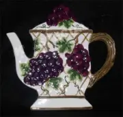 CERAMIC PURPLE GRAPES TEAPOT DESIGN TRIVET REVERSE FOR WALL PLAQUE 8" x 8" NIB