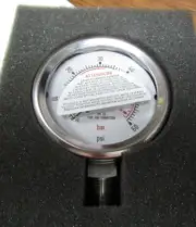 ✌️NEW SWAGELOK PGI-63C-PG60-LAQX GAUGE 0-60 PSI 2.5" FACE 1/4" MNPT BOTTOM PORT