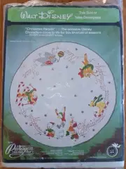 Vtg Paragon Christmas Parade Tree Skirt Crewel Kit 6278 Walt Disney Felt Holiday