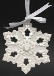 WEDGWOOD LUSTER WHITE PIERCED SNOWFLAKE NEW IN THE BOX