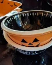 Terramoto Ceramic (2) Nesting Bowls Halloween Orange/Black OR Jack-0-Lantern️